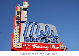 travel-with-kids-los-angeles-mels-drive-in