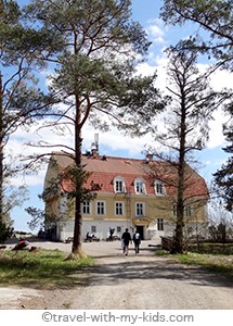 stockholm-with-kids- archipelago-Finnhamn-vandrarhem.2