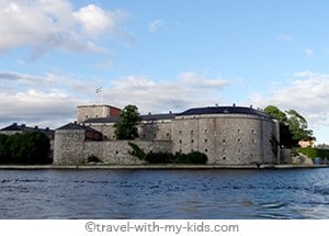 stockholm-with-kids- archipelago - Vaxholm