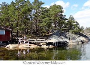 stockholm-with-kids- archipelago-sauna-Finnhamn