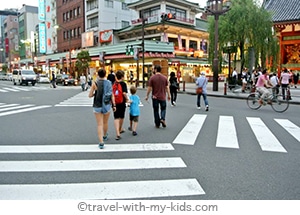 tokyo-with-kids-street