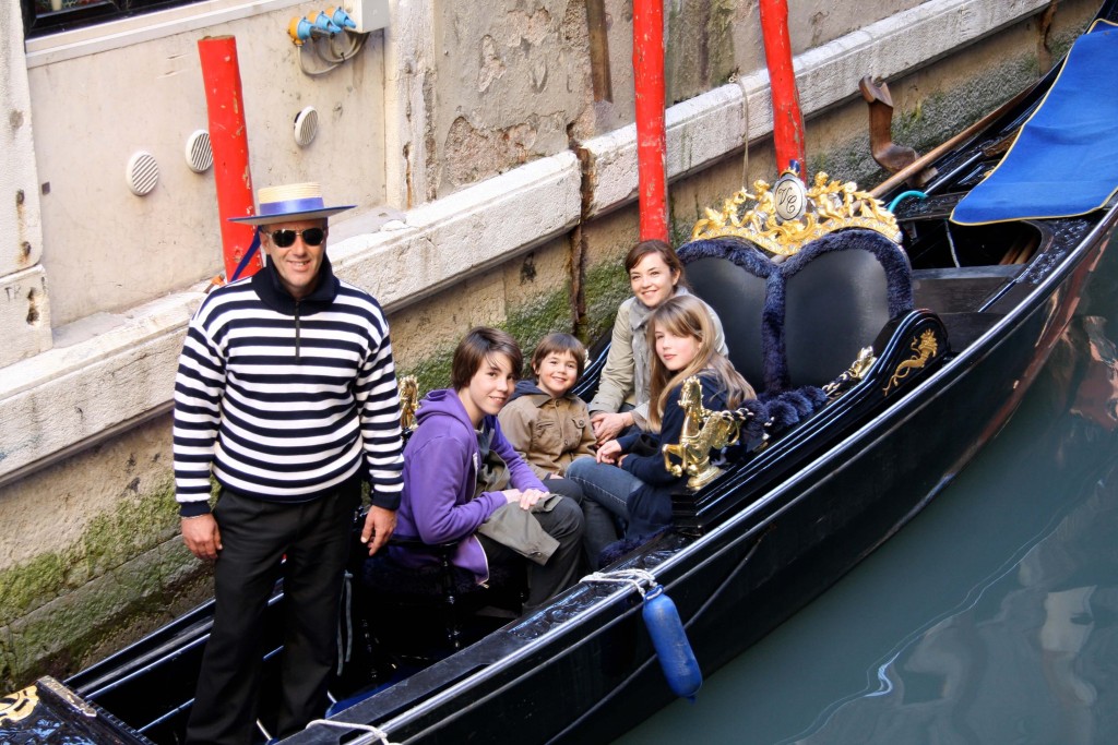 Venice-travel-with-kids-gondola