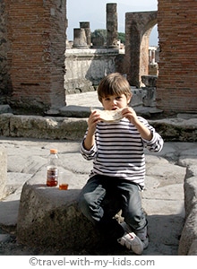 travel-naples-with-kids-pompeii